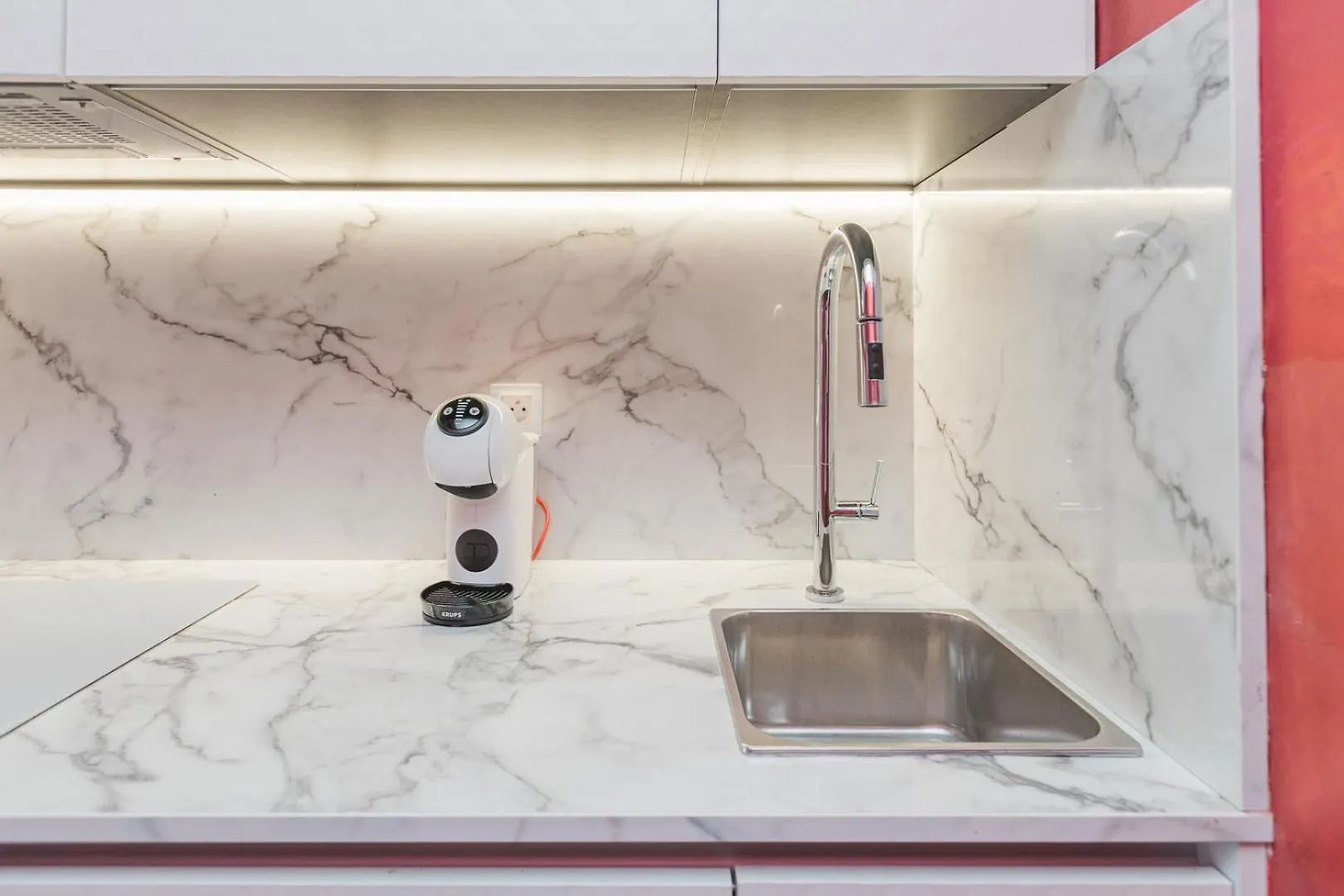 Luxury Studio Renovated 2024 With Free Parking Beausoleil
